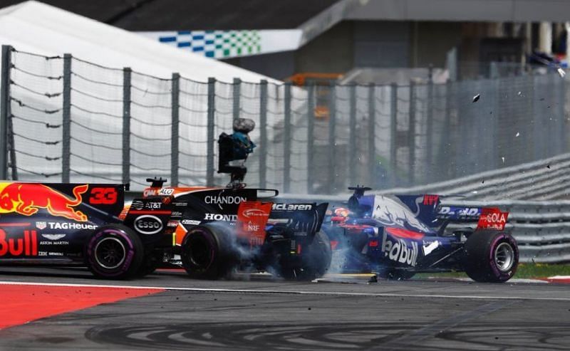 Verstappen crashes at Austrian GP 2017
