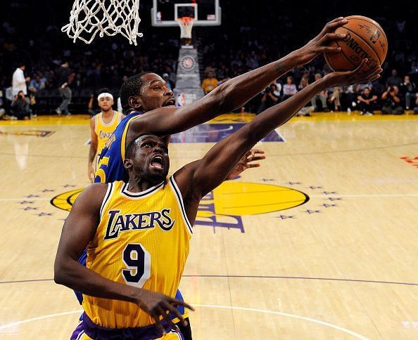 Golden State Warriors v Los Angeles Lakers