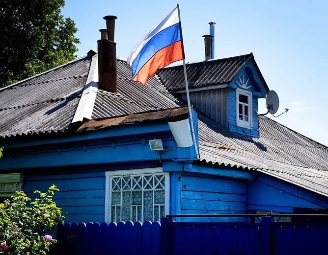 Cheery and careworn, izbas epitomize Russians' pastoral soul