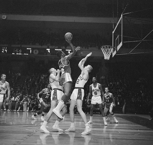 Lakers and the Knicks Playing at the Garden