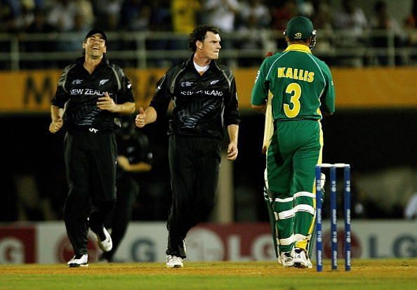 New Zealand cricketer Stephen Fleming (L