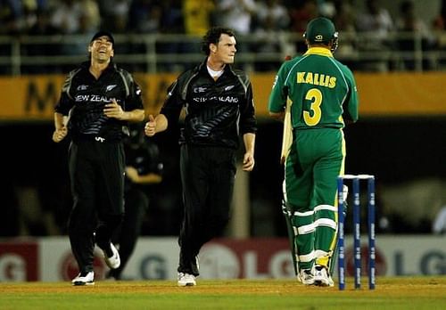 New Zealand cricketer Stephen Fleming (L