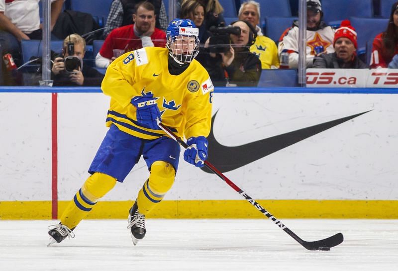 Top NHL draft prospect Dahlin draws a big crowd in Buffalo