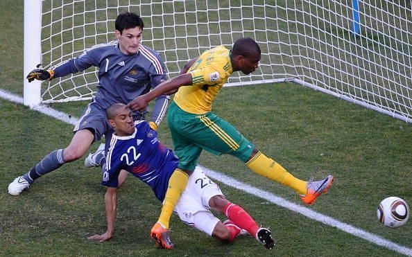 South Africa&#039;s striker Katlego Mphela (R