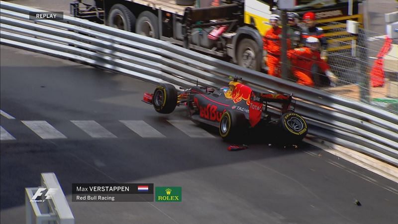 Verstappen crashes at Monaco GP 2016
