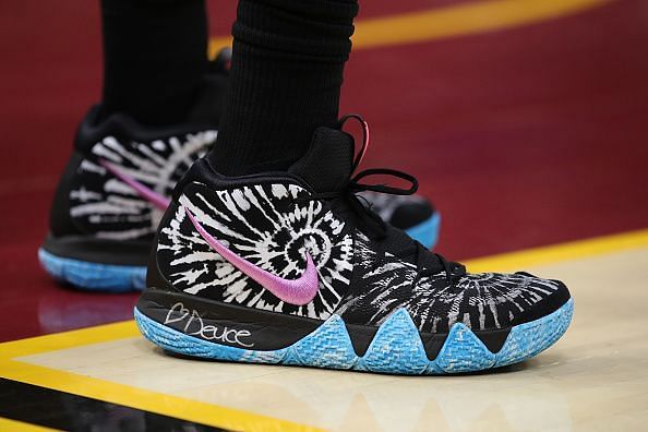 red carpet kyrie 4s