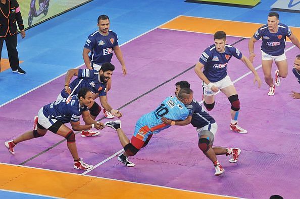 Dabang Delhi v Bengal Warrios - Pro Kabaddi