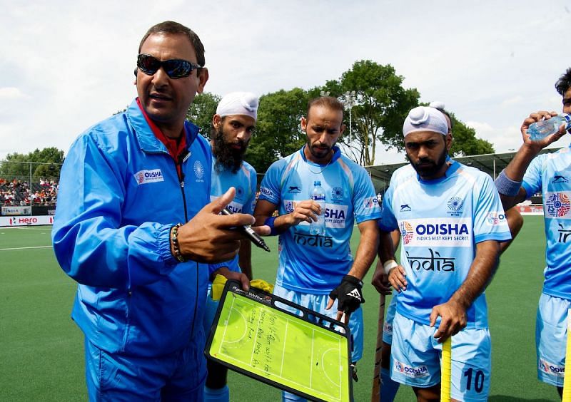 Harendra Singh with the team during Champions Trophy 2018