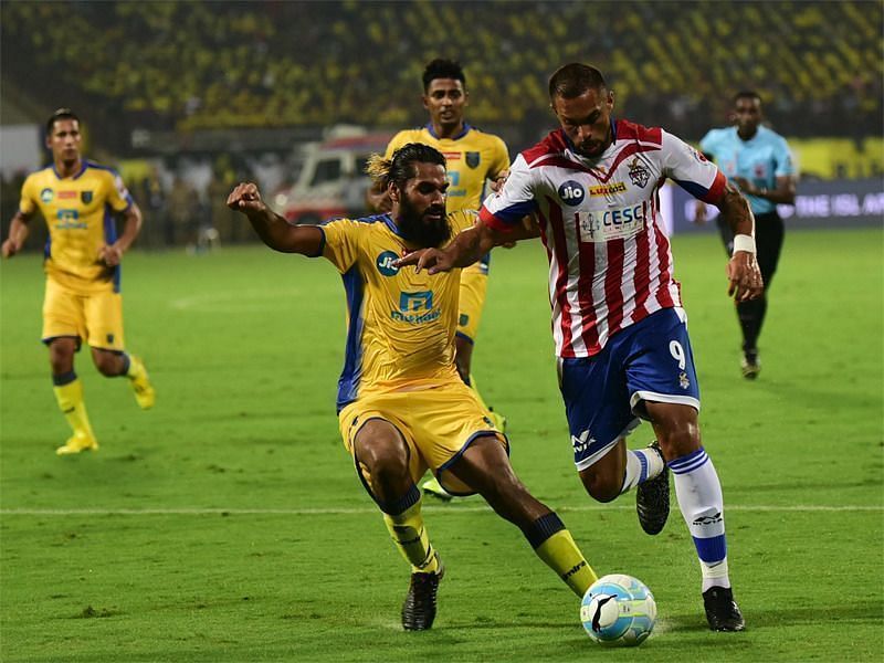 Sandesh Jhingan (left) of Kerala Blasters