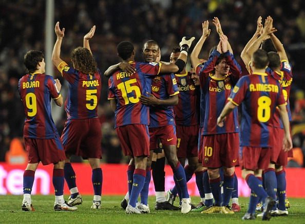Barcelona&#039;s players celebrate their vict