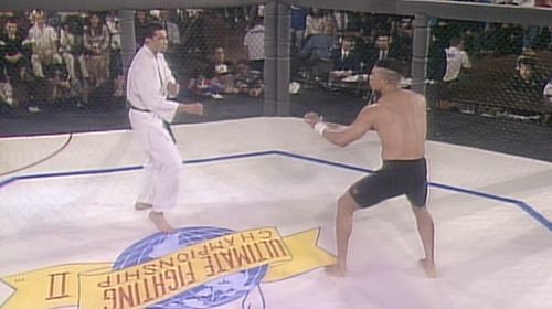 Pat Smith (r) takes on Royce Gracie (l) in the final of UFC 2