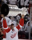 Chelios leaving Red Wings to return to Chicago