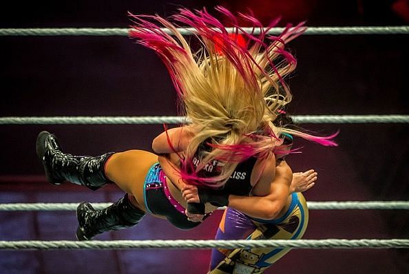 TOPSHOT-FRANCE-WWE-CATCH