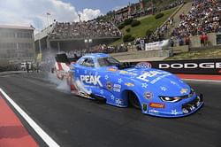 69-year-old John Force races to 149th NHRA Funny Car win