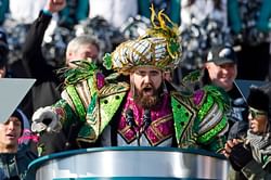 Super Bowl champ to play sax with Philadelphia Orchestra