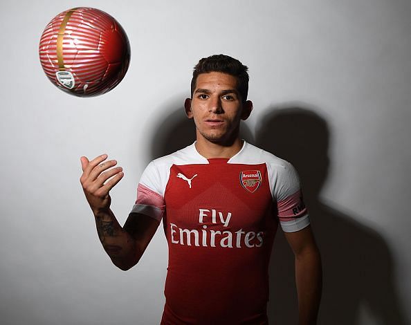 Arsenal Unveil New Signing Lucas Torreira