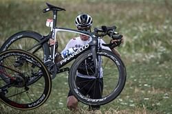 Froome flies off the road into a ditch in opening Tour stage