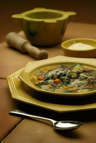 Vegetable soup with garlic and basil.