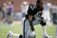 Indianapolis Colts v Los Angeles Raiders