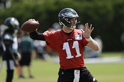 Eagles QB Wentz weds girlfriend in lakeside ceremony