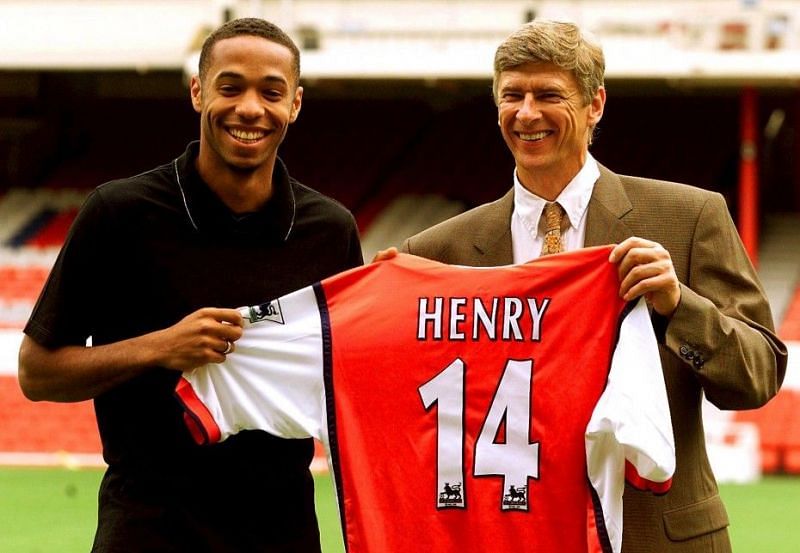 Thierry Henry becomes a Gunner!