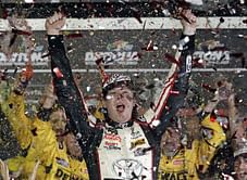 Erik Jones gets 1st Cup win in crash-filled race at Daytona