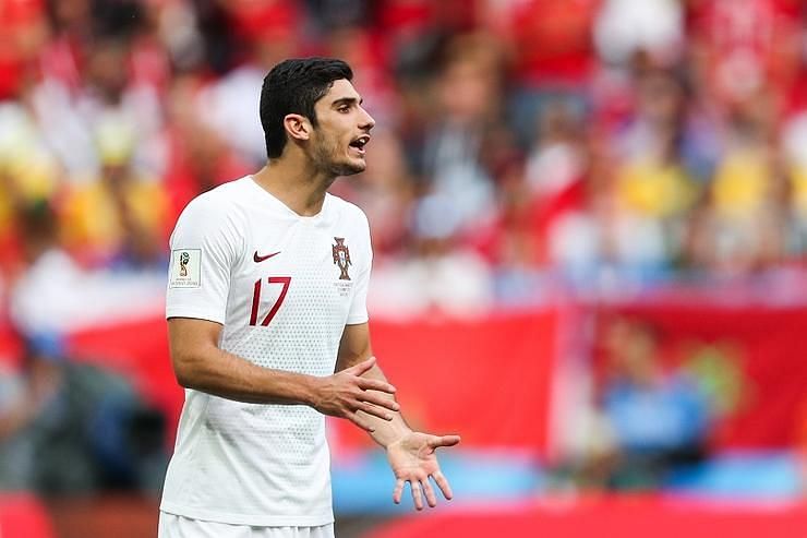 Guedes missed a great chance against Spain