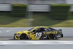 Suarez becomes 1st Mexican driver to win NASCAR Cup pole