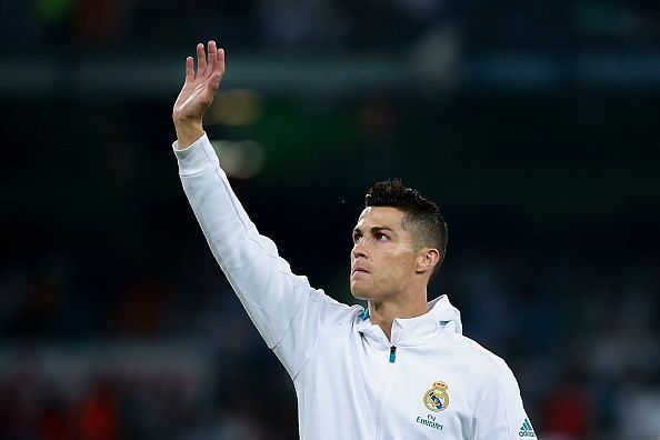 Ronaldo 'to decide on transfer in coming days' in talks with