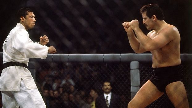 Royce Gracie takes on Dan Severn in the UFC 4 final