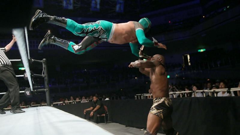 Sin Cara defeated Shelton Benjamin in the second match of the night