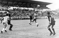 1954 FIFA World Cup in Switzerland First round, Group 1 in Geneva before 13.000 spectators: Brazil 5 - 0 Mexico - Scene of the match: a Brazilian player (middle) is heading the ball, left: Julinho (Brazil, no 7), right: Dorlas (Mexico, no 5) -