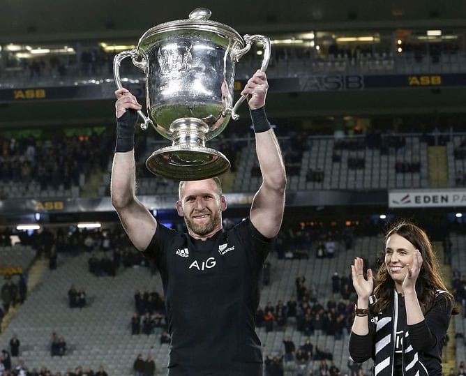 New Zealand thrashes Australia 40-12 to retain Bledisloe Cup