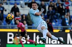 Reports: AC Milan to offer cash-plus-player for Lazio midfielder