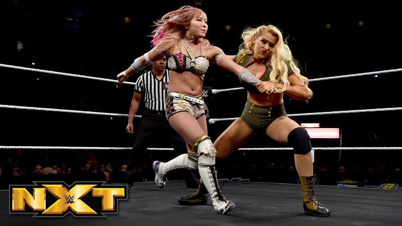 Lacey Evans vs Kairi Sane, April 2018 - WWE.com