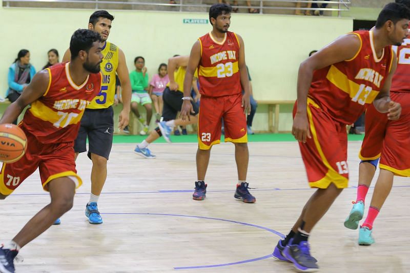 G Sivabalan of Income Tax Chennai going in for a layup