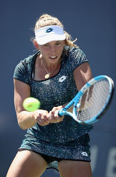 Mertens holds Bouchard in straight sets at Rogers Cup