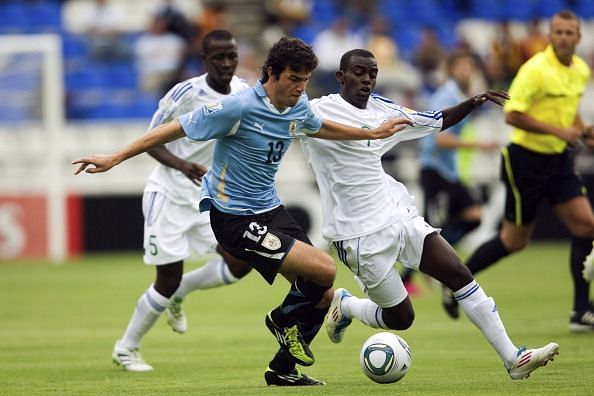 Juan Cruz Mascia playing for Uruguay U-17. 