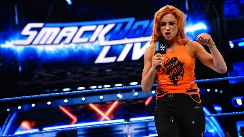 Lynch attacks her former friend and new SmackDown Live Women&#039;s Champion