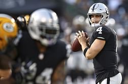 Carr makes brief appearance in Raiders 13-6 win over Packers