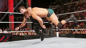 5 Abandoned WWE Finishers