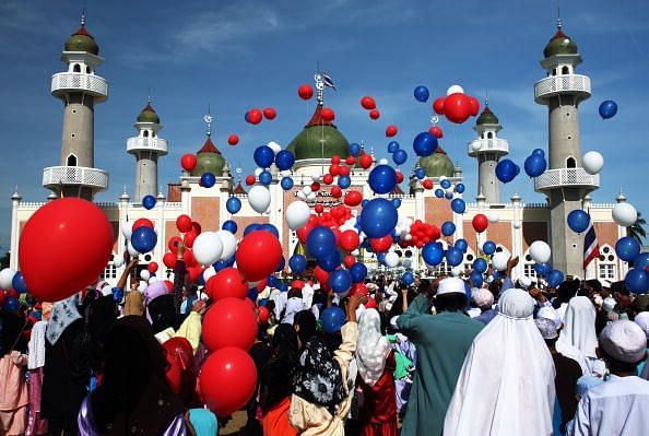 Muslims Around The World Celebrate Eid al-Fitr