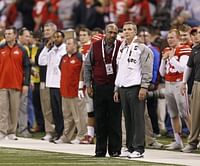 Meyer's texts raise open records question for Ohio State