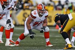 Browns guard Zeitler sidelined with calf injury