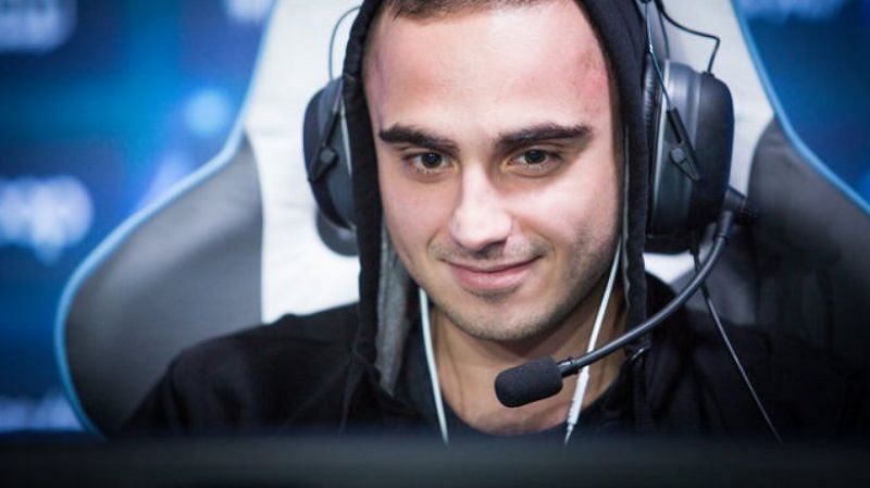 KuroKy is widely regarded as one of the most intelligent Dota players of all time