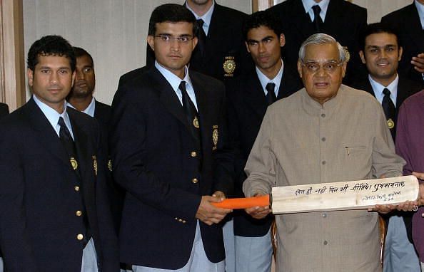 Vajpayee with Sourav Ganguly in 2004