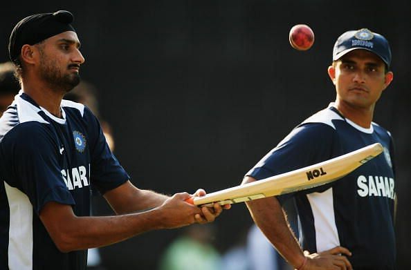 "Tu bhi shirt khol de", says Ganguly to Harbhajan