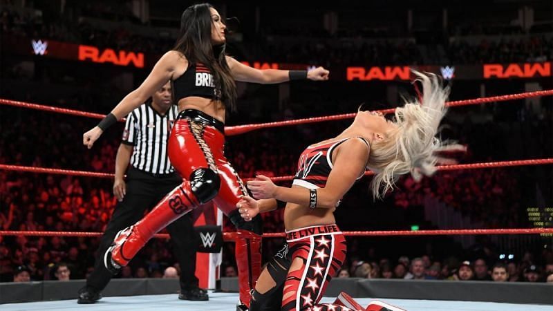 5 current female wrestlers in WWE who are sidelined with