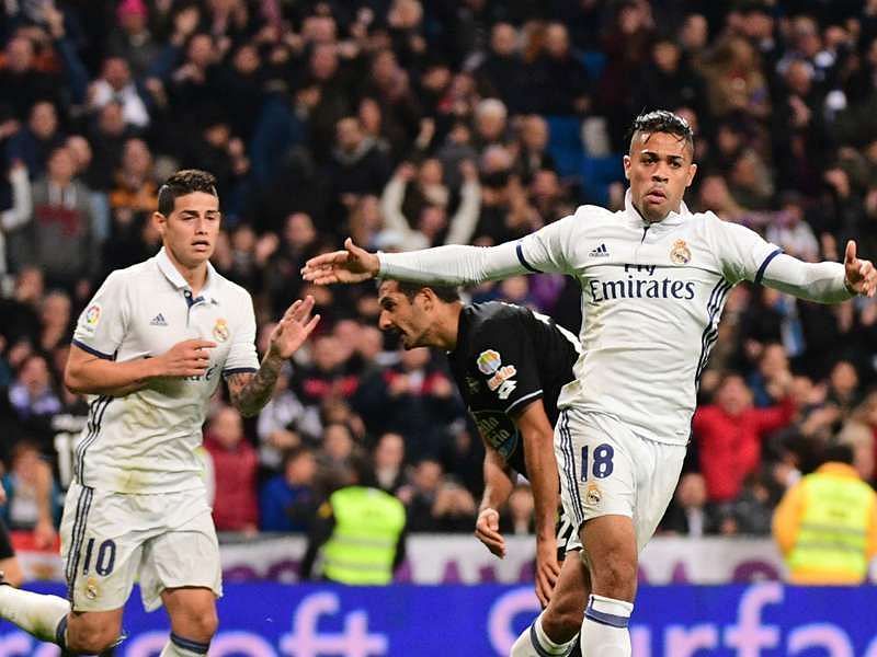 Real Madrid hand Ronaldo's number 7 shirt to Mariano Diaz