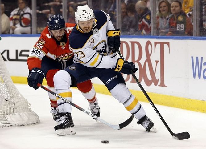 Reinhart eagerly rejoins Sabres with new contract signed